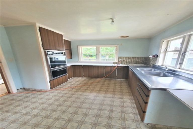 Photo of property in 63 Kowhai Avenue, Ebdentown, Upper Hutt, 5018