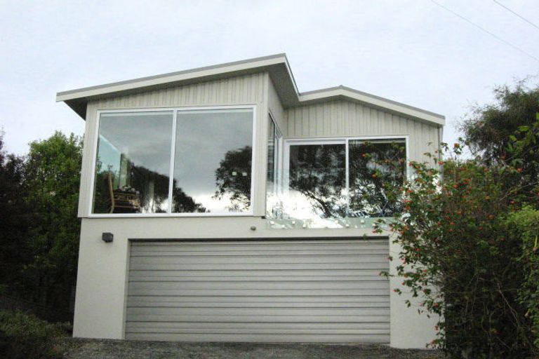 Photo of property in 25 Marine Parade, Macandrew Bay, Dunedin, 9014