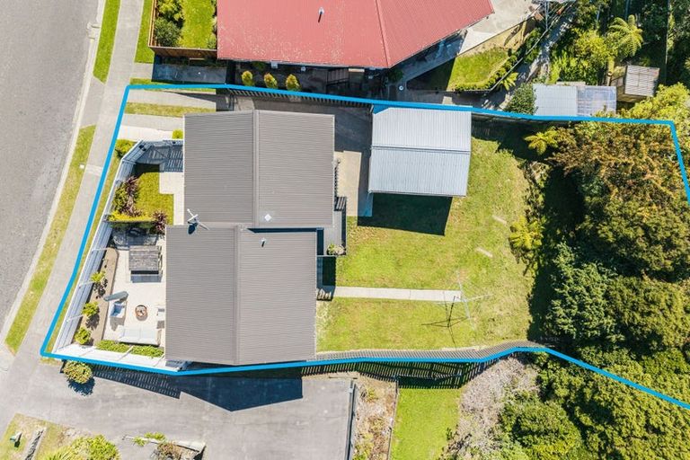 Photo of property in 11 Parkinson Close, Whitby, Porirua, 5024