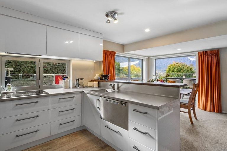 Photo of property in 5 Marina Drive, Frankton, Queenstown, 9300