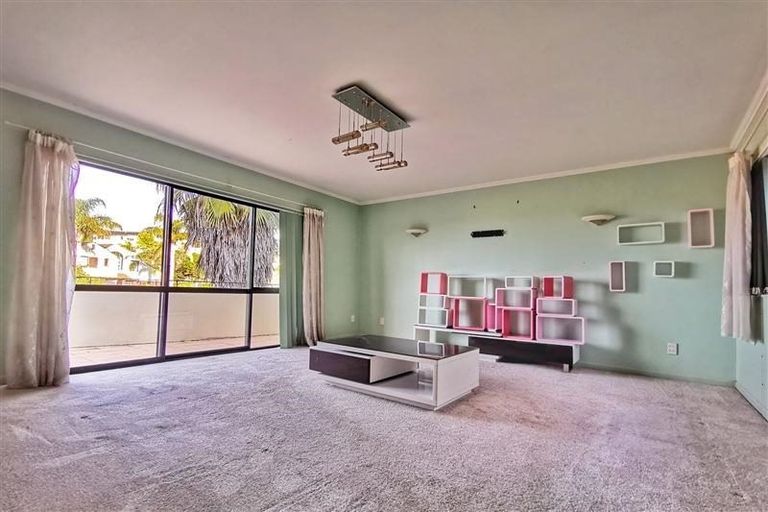 Photo of property in 55 Penguin Drive, Murrays Bay, Auckland, 0630