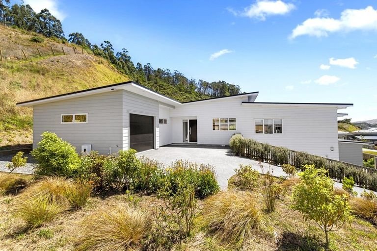 Photo of property in 51a Banks Boulevard, Whitby, Porirua, 5024