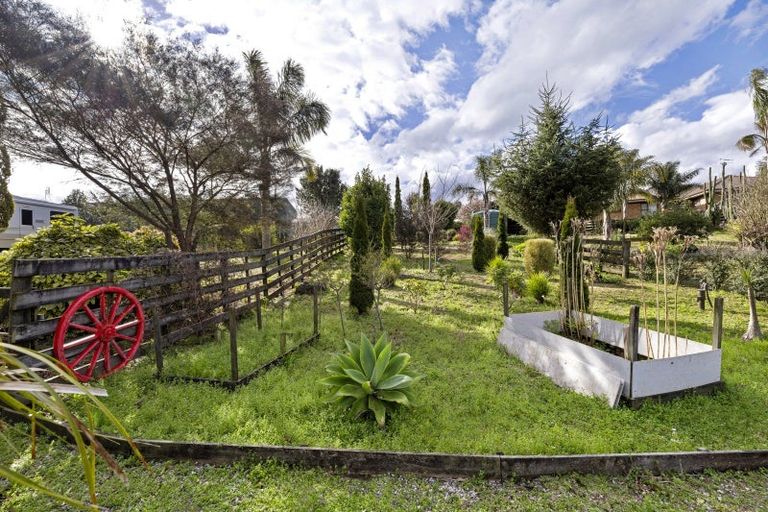Photo of property in 802 Tuhikaramea Road, Ngahinapouri, Hamilton, 3290