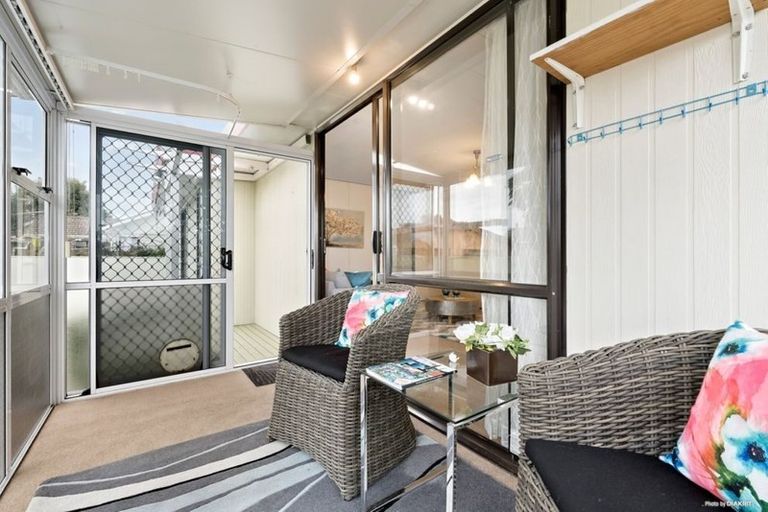 Photo of property in 2/115 Old Wairoa Road, Papakura, 2110