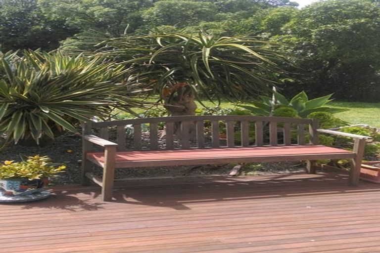 Photo of property in 106 Paetawa Road, Peka Peka, Waikanae, 5391