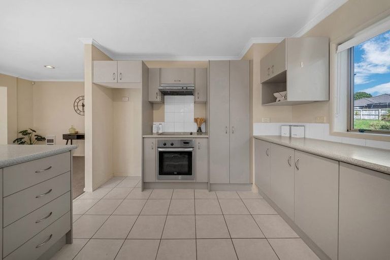 Photo of property in 6 Luna Place, Henderson, Auckland, 0612