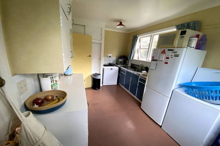 Photo of property in 27 Saint Albans Avenue, Hokowhitu, Palmerston North, 4410