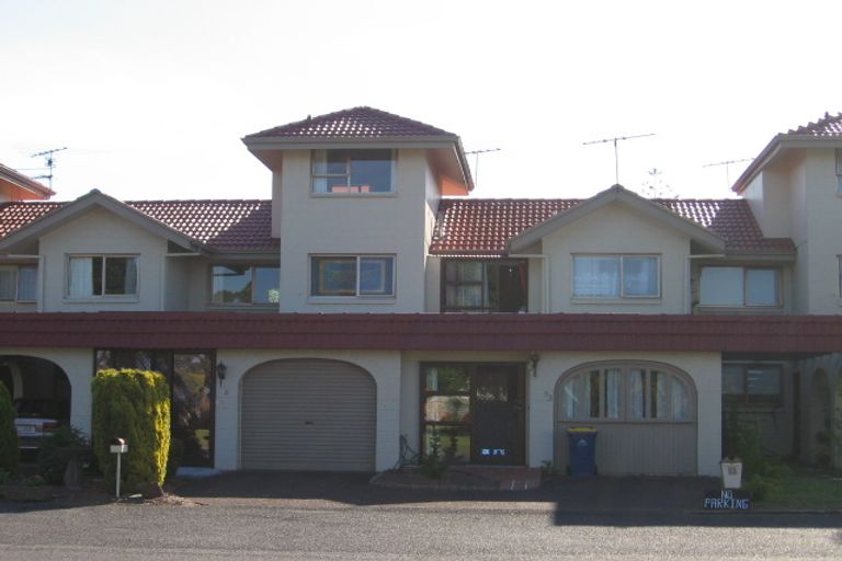 Photo of property in 9/3 Glen Road, Browns Bay, Auckland, 0630