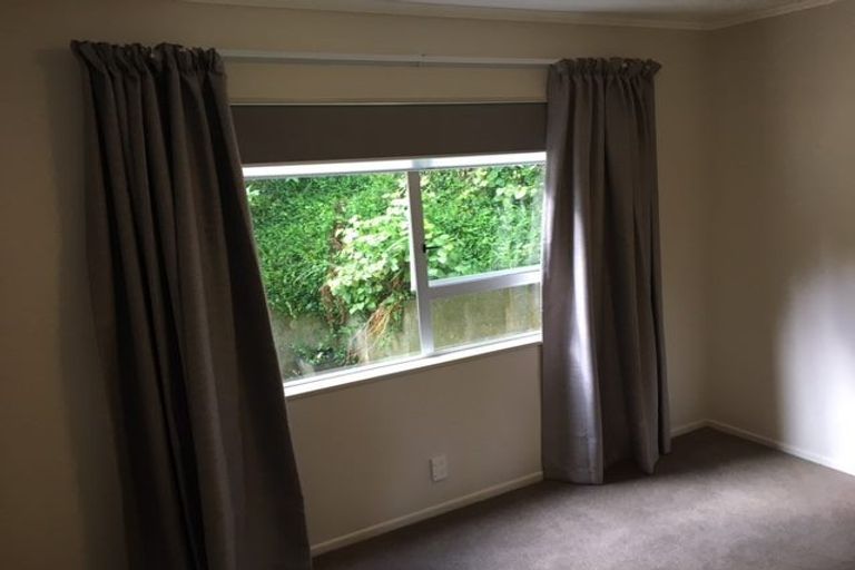 Photo of property in 2/49 Maungaraki Road, Korokoro, Lower Hutt, 5012