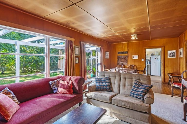 Photo of property in 13 Kauri Road, Waikanae, 5036