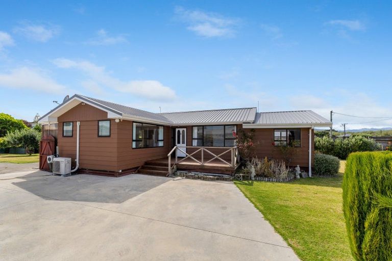 Photo of property in 28 Kiharoa Street, Otaki Beach, Otaki, 5512