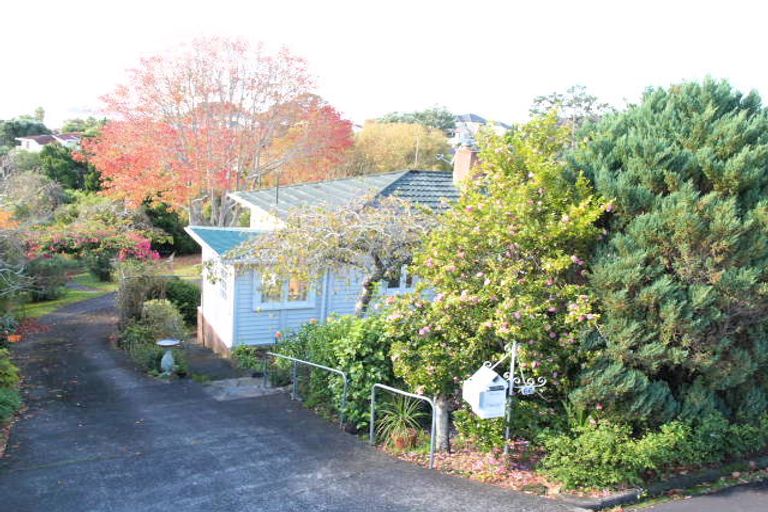 Photo of property in 66 Pah Road, Cockle Bay, Auckland, 2014