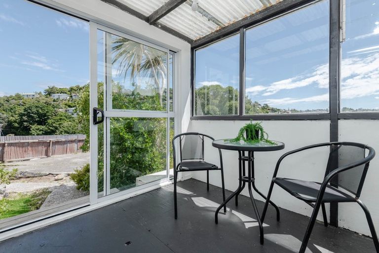 Photo of property in 10 Black Rock Road, Newlands, Wellington, 6037