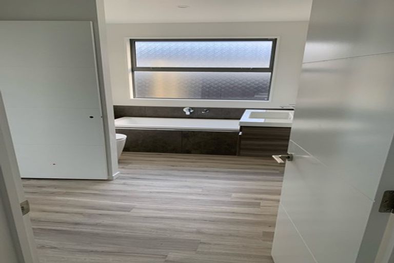 Photo of property in 10 Mccahon Drive, Rangiora, 7400