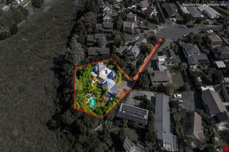 Photo of property in 36 Curacao Place, Half Moon Bay, Auckland, 2012