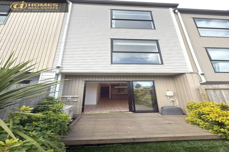 Photo of property in 6/237 Swanson Road, Henderson, Auckland, 0610