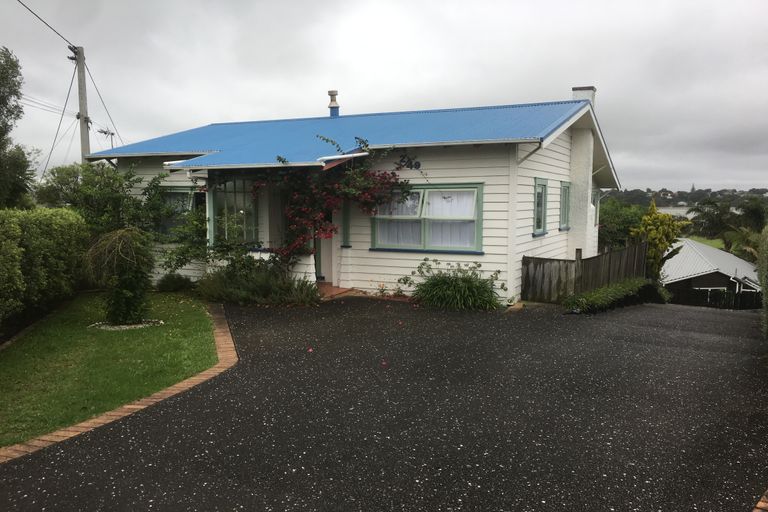 Photo of property in 49 Glen Road, Stanley Point, Auckland, 0624