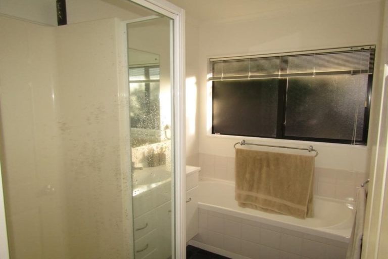 Photo of property in 16 Kirton Drive, Riverstone Terraces, Upper Hutt, 5018