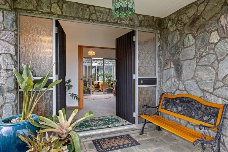 Photo of property in 166 Heta Road, Highlands Park, New Plymouth, 4312