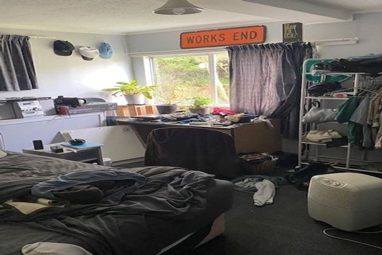 Photo of property in 35a Ranui Terrace, Tawa, Wellington, 5028