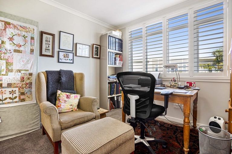 Photo of property in 16 Eaves Bush Parade, Orewa, 0931