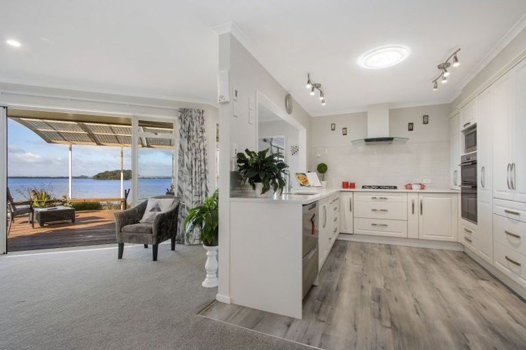 Photo of property in 204e Beach Road, Katikati, 3178