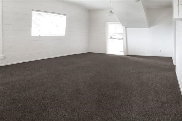 Photo of property in 242 Centreway Road, Orewa, 0931