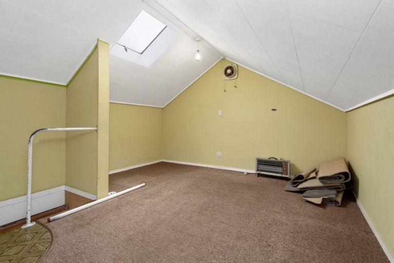 Photo of property in 107 Northland Road, Northland, Wellington, 6012