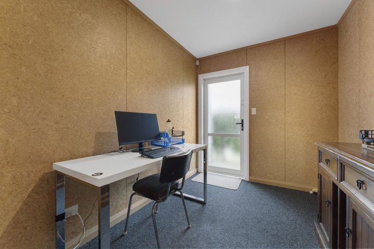 Photo of property in 9 Silicon Way, Fitzherbert, Palmerston North, 4410