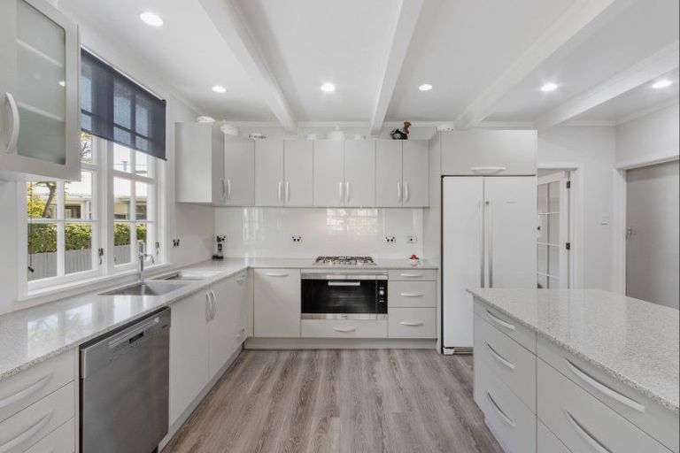 Photo of property in 140 Nelson Crescent, Napier South, Napier, 4110