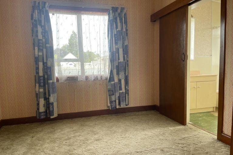 Photo of property in 50 Seaward Road, Edendale, 9825