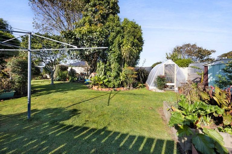 Photo of property in 13 Disraeli Street, Hawera, 4610