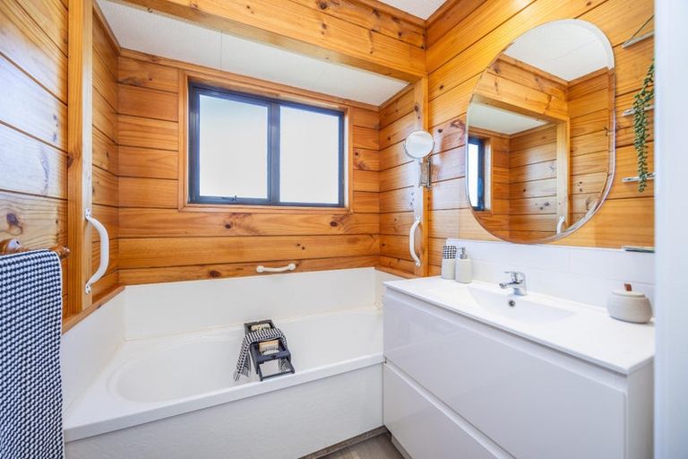 Photo of property in 16 Bramley Drive, Rototuna, Hamilton, 3210