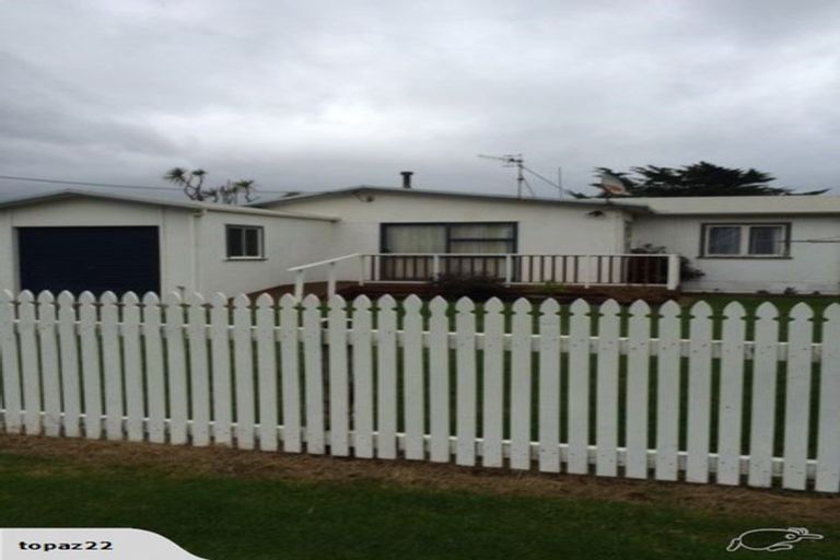 Photo of property in 6 Holben Parade, Foxton Beach, Foxton, 4815