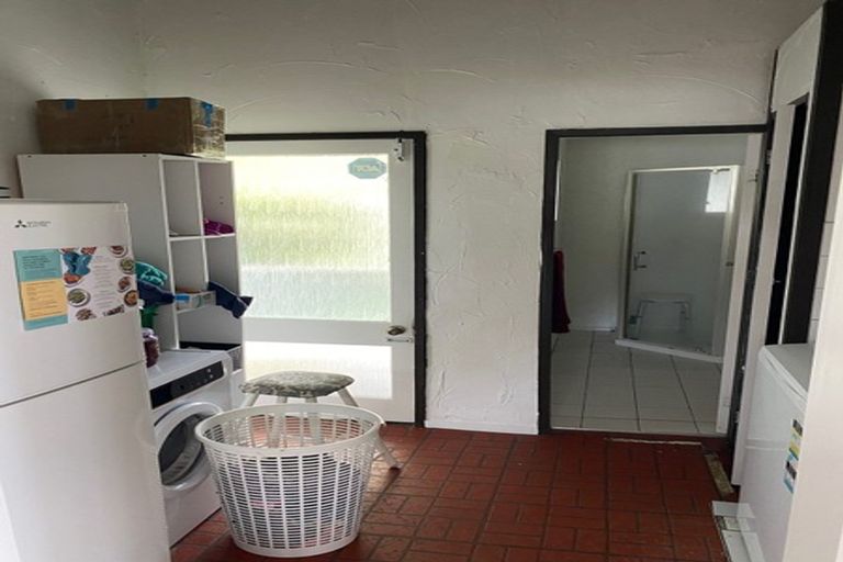 Photo of property in 1/12 Willis Street, Torbay, Auckland, 0630