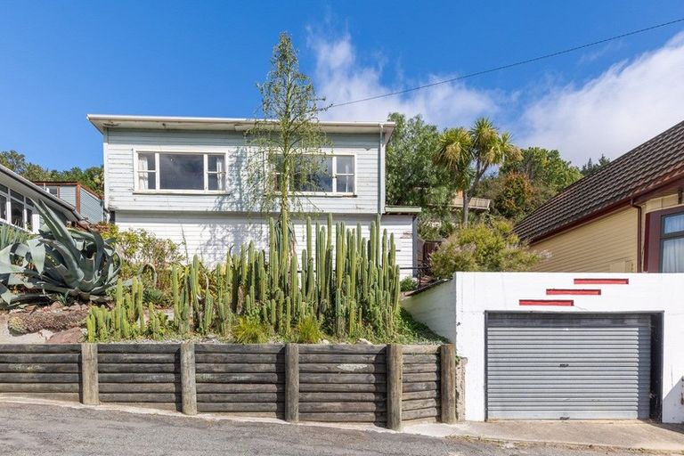 Photo of property in 13 Hawkhurst Road, Lyttelton, 8082