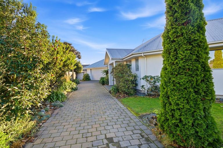 Photo of property in 41 Overbury Crescent, Rolleston, 7614