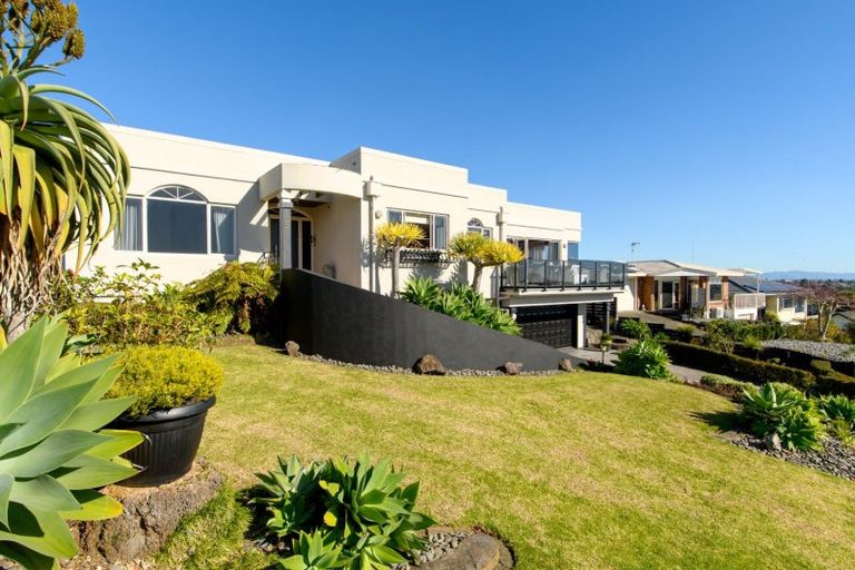 Photo of property in 5 Downing Place, Welcome Bay, Tauranga, 3112