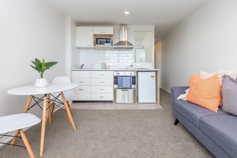 Photo of property in 44 Corricvale Way, Northcross, Auckland, 0630