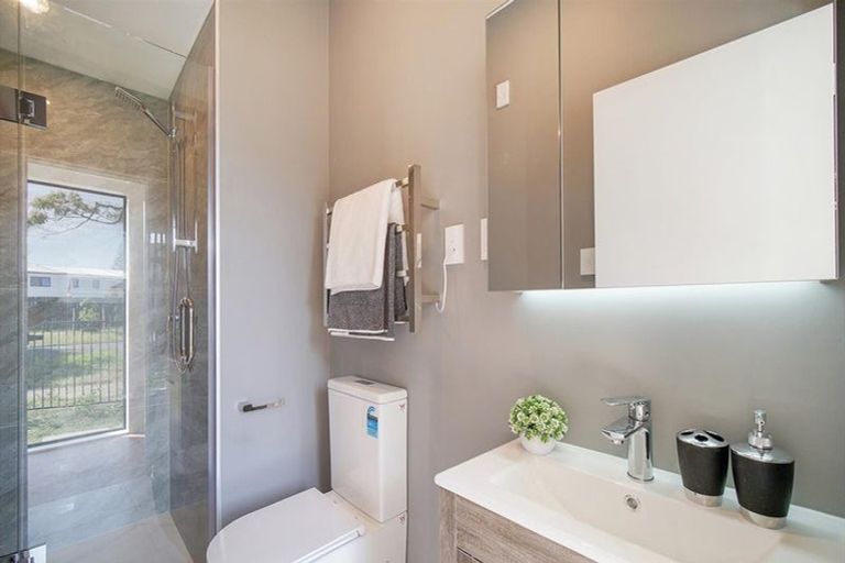 Photo of property in 3/32 Sunlands Drive, Manurewa, Auckland, 2102