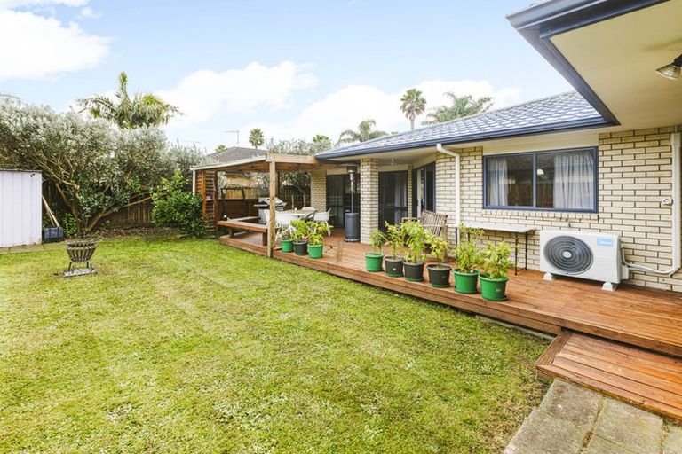 Photo of property in 35 Parkhaven Drive, Rosehill, Papakura, 2113