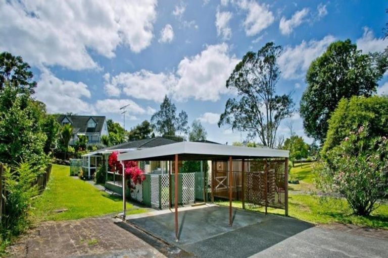 Photo of property in 1/53 Ayton Drive, Totara Vale, Auckland, 0629