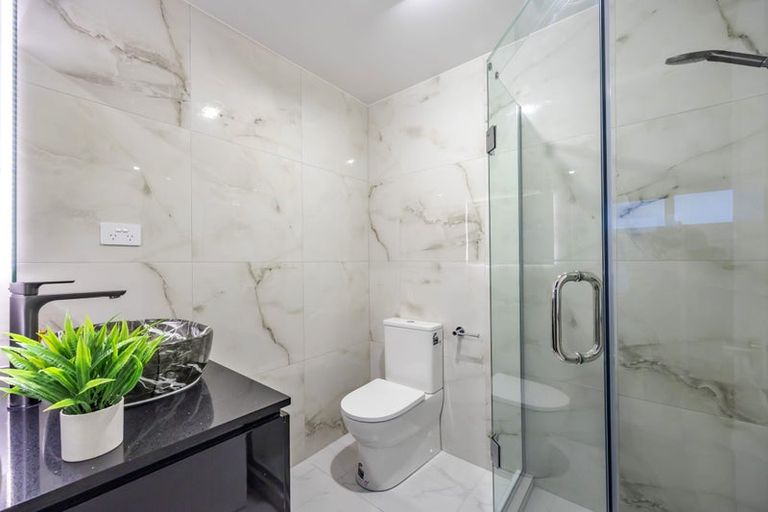 Photo of property in 76c Glenmore Road, Sunnyhills, Auckland, 2010