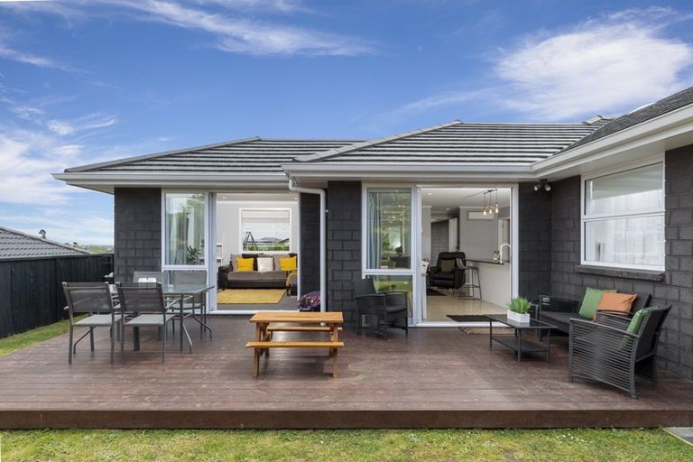 Photo of property in 17 Ballintoy Park Drive, Welcome Bay, Tauranga, 3175