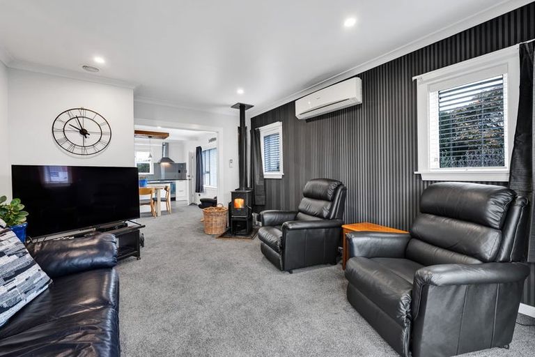 Photo of property in 32 Collins Street, Hawera, 4610