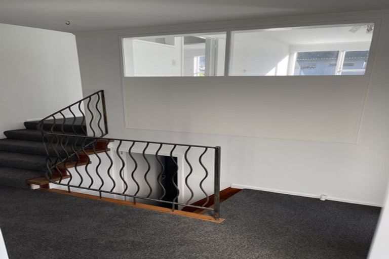 Photo of property in 6 Churton Drive, Churton Park, Wellington, 6037