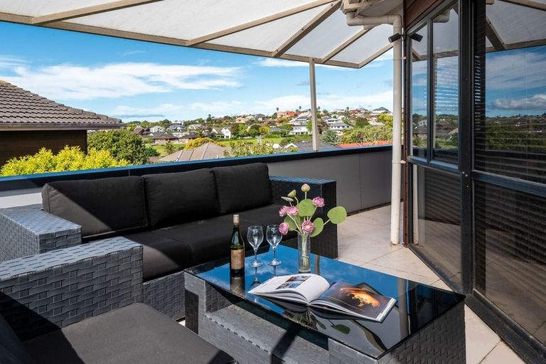 Photo of property in 2/5 Perendale Close, Somerville, Auckland, 2014