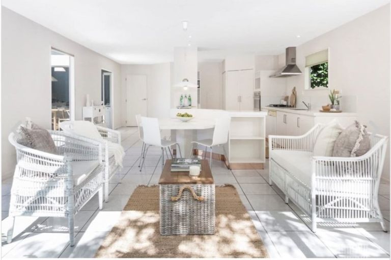 Photo of property in 276 Memorial Avenue, Burnside, Christchurch, 8053