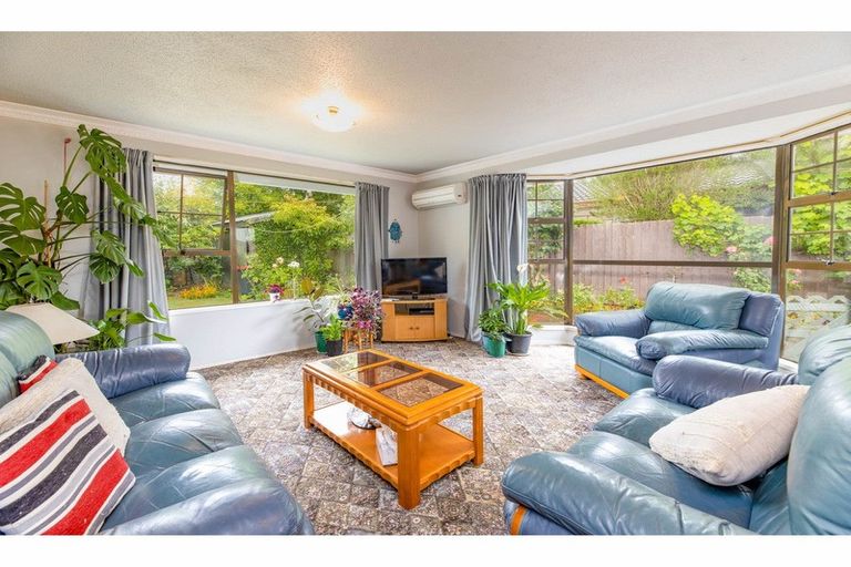 Photo of property in 2/37 Karnak Crescent, Russley, Christchurch, 8042