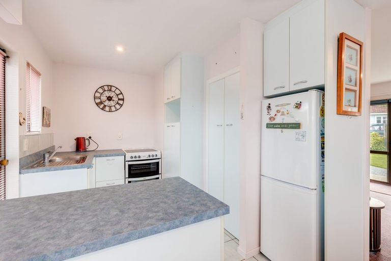 Photo of property in 2/48 Mcfaddens Road, St Albans, Christchurch, 8052